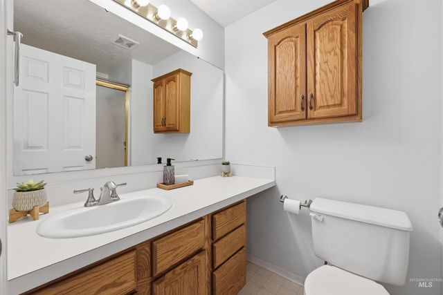 2288 N Linda Vista Pl, Boise, ID 83704