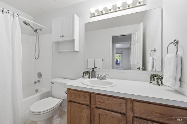 2288 N Linda Vista Pl, Boise, ID 83704