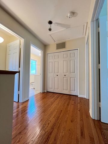 92 Fifer Ln 92, Lexington, MA 02420