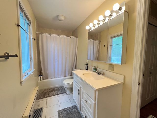 92 Fifer Ln 92, Lexington, MA 02420