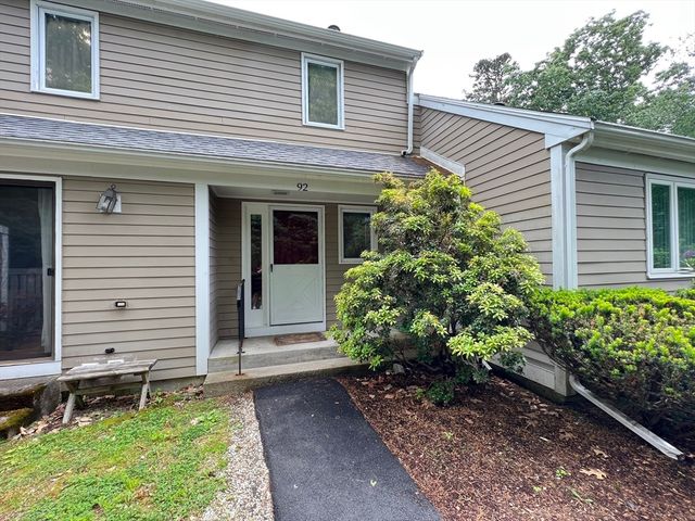 92 Fifer Ln 92, Lexington, MA 02420