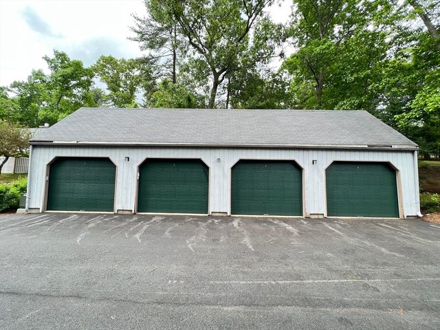 92 Fifer Ln 92, Lexington, MA 02420