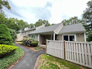 92 Fifer Ln 92, Lexington, MA 02420