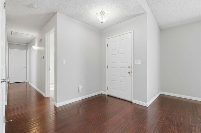 1607 Ashlan Avenue, Clovis, CA 93611