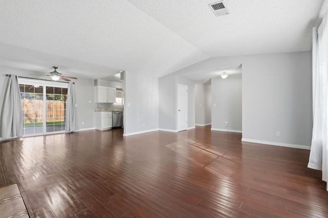 1607 Ashlan Avenue, Clovis, CA 93611