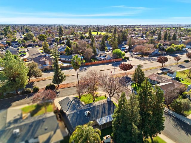 1607 Ashlan Avenue, Clovis, CA 93611