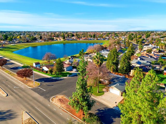 1607 Ashlan Avenue, Clovis, CA 93611