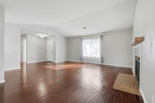 1607 Ashlan Avenue, Clovis, CA 93611