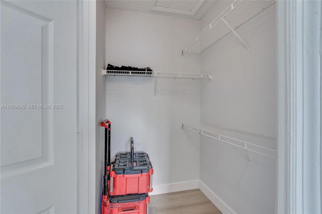 10288 Fox Trail Rd S 302, Royal Palm Beach, FL 33411