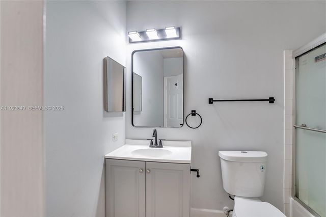 10288 Fox Trail Rd S 302, Royal Palm Beach, FL 33411