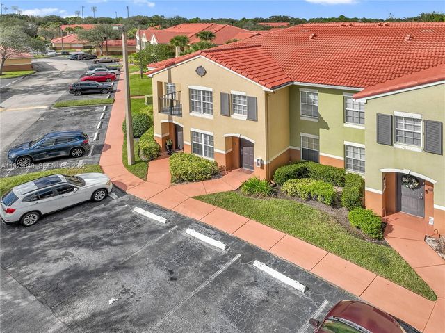 10288 Fox Trail Rd S 302, Royal Palm Beach, FL 33411