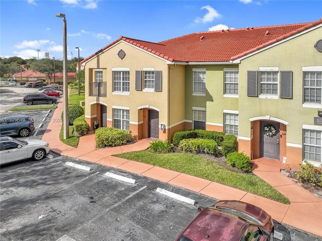 10288 Fox Trail Rd S 302, Royal Palm Beach, FL 33411