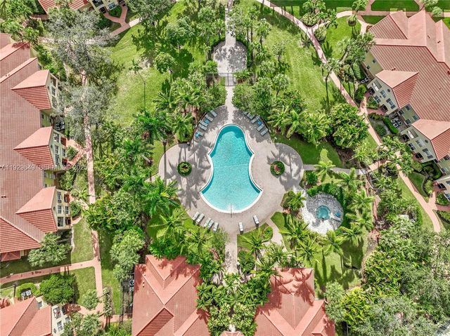 10288 Fox Trail Rd S 302, Royal Palm Beach, FL 33411