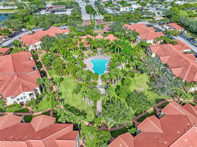 10288 Fox Trail Rd S 302, Royal Palm Beach, FL 33411