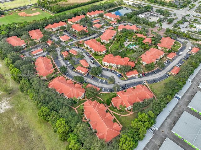 10288 Fox Trail Rd S 302, Royal Palm Beach, FL 33411