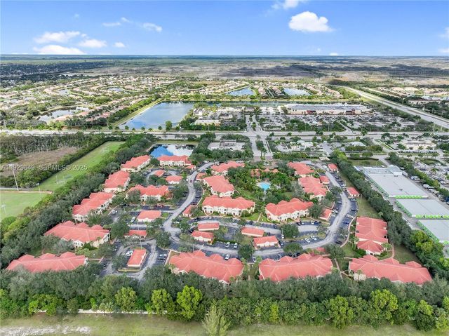 10288 Fox Trail Rd S 302, Royal Palm Beach, FL 33411