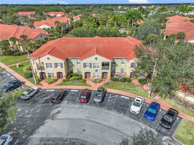10288 Fox Trail Rd S 302, Royal Palm Beach, FL 33411