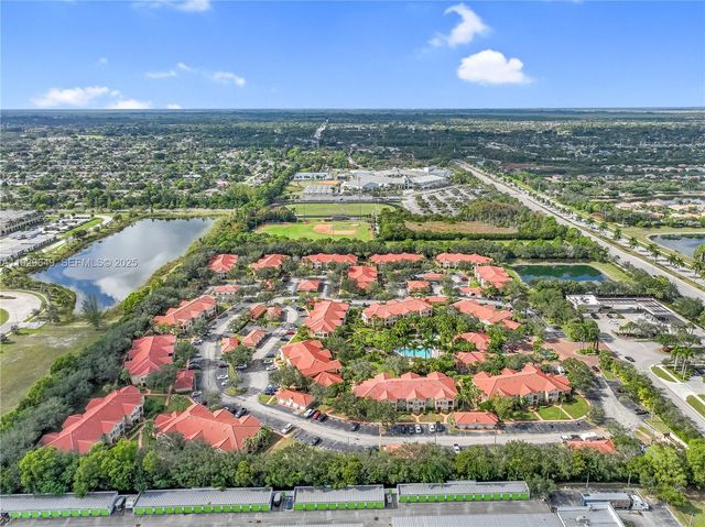 10288 Fox Trail Rd S 302, Royal Palm Beach, FL 33411