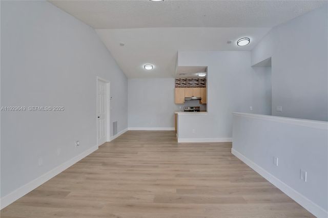 10288 Fox Trail Rd S 302, Royal Palm Beach, FL 33411