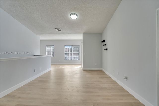 10288 Fox Trail Rd S 302, Royal Palm Beach, FL 33411