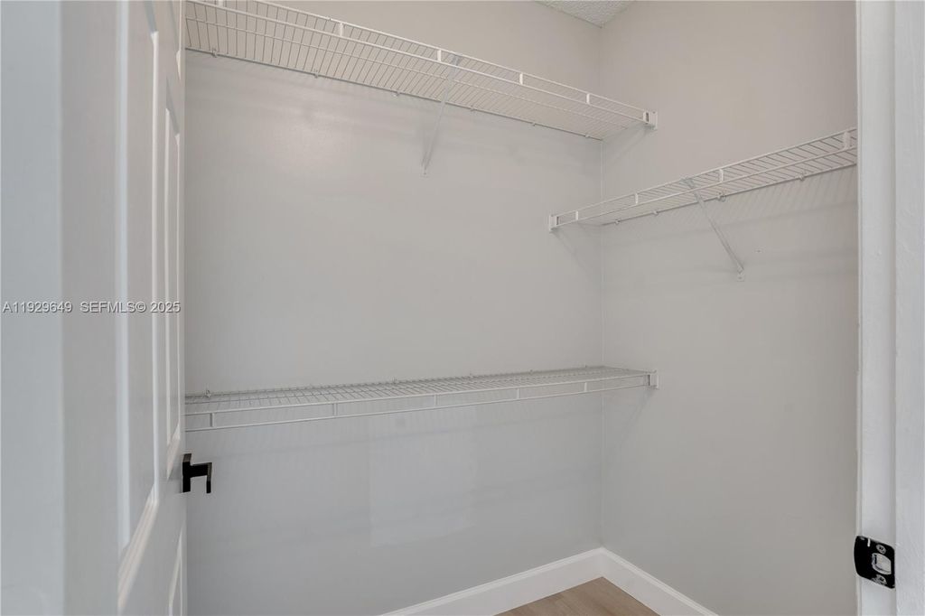 Image 23 of property listing at 10288 Fox Trail Rd S 302, Royal Palm Beach, FL 33411