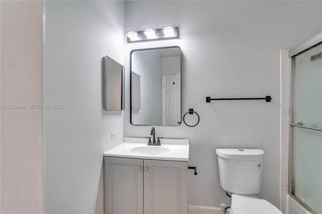 Image 32 of property listing at 10288 Fox Trail Rd S 302, Royal Palm Beach, FL 33411