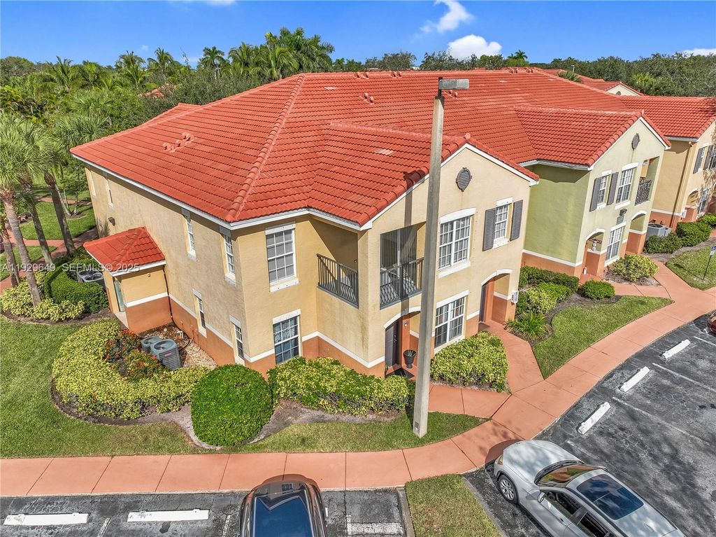 Image 35 of property listing at 10288 Fox Trail Rd S 302, Royal Palm Beach, FL 33411