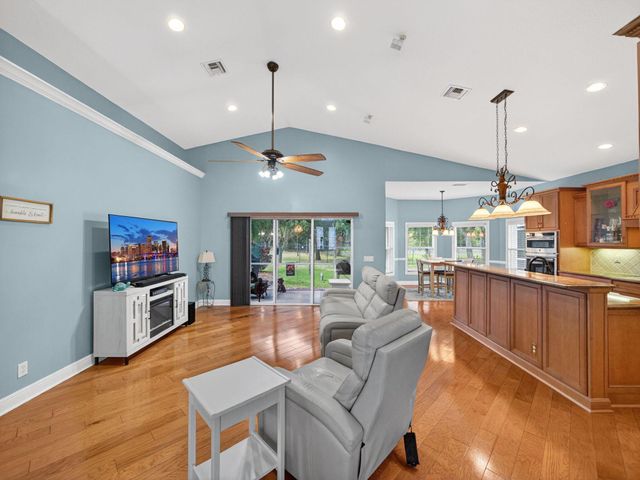 8946 SW Fishermans Wharf Drive, Stuart, FL 34997