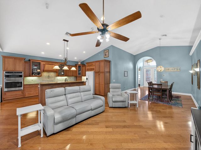 8946 SW Fishermans Wharf Drive, Stuart, FL 34997