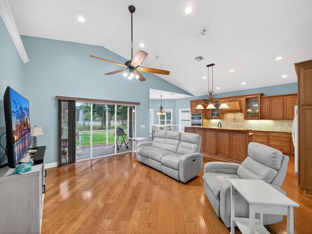 8946 SW Fishermans Wharf Drive, Stuart, FL 34997