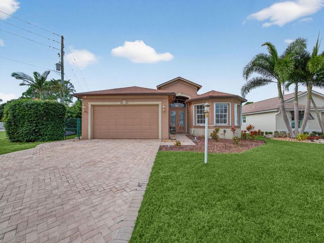 8946 SW Fishermans Wharf Drive, Stuart, FL 34997