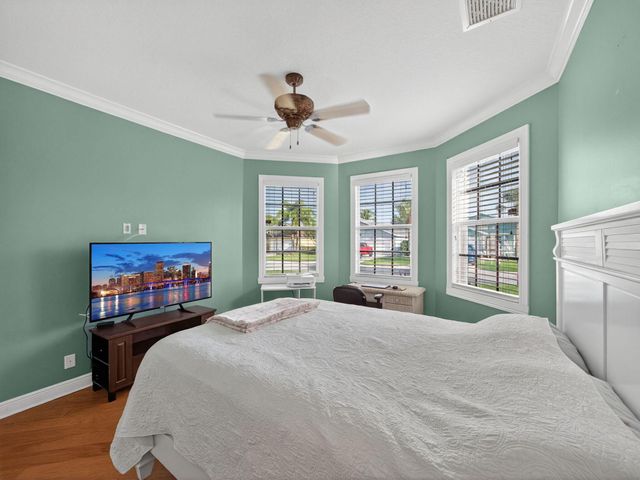 8946 SW Fishermans Wharf Drive, Stuart, FL 34997