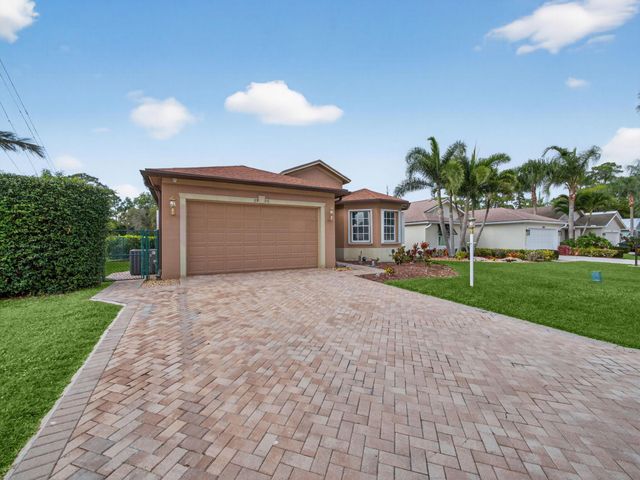 8946 SW Fishermans Wharf Drive, Stuart, FL 34997