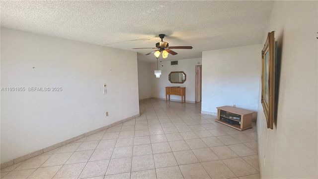 135 NE 202nd Terr N6, Miami Gardens, FL 33179