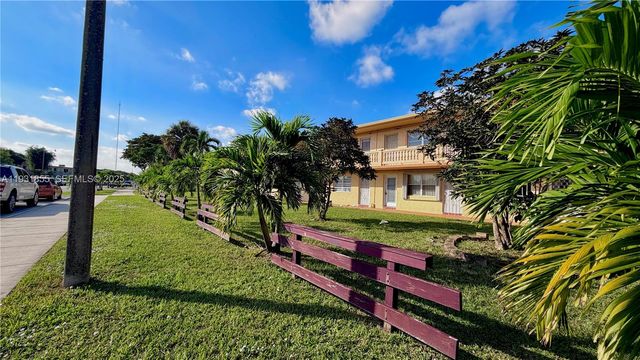 135 NE 202nd Terr N6, Miami Gardens, FL 33179