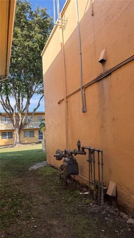 135 NE 202nd Terr N6, Miami Gardens, FL 33179