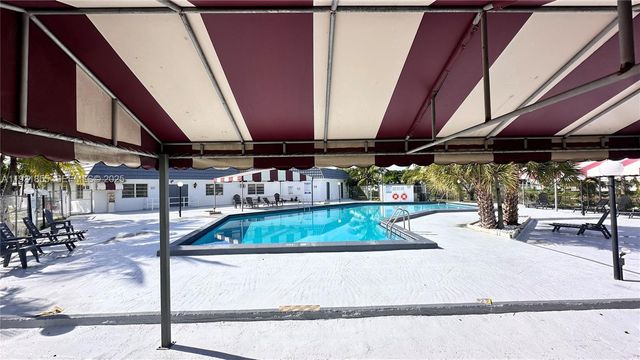 135 NE 202nd Terr N6, Miami Gardens, FL 33179