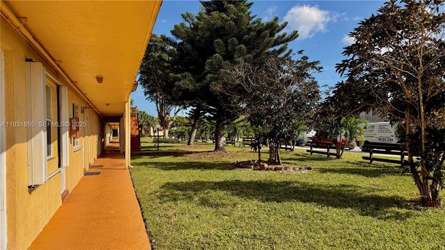 135 NE 202nd Terr N6, Miami Gardens, FL 33179