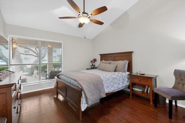 8821 Honeysuckle TRL W, Austin, TX 78759