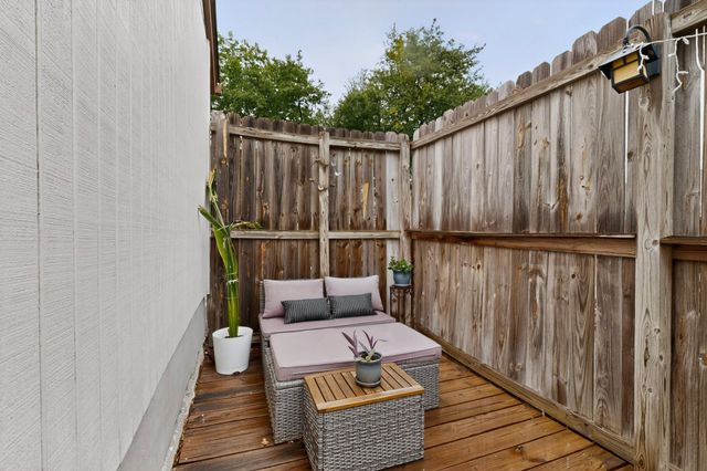 8821 Honeysuckle TRL W, Austin, TX 78759