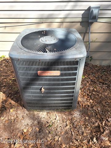 22458 N Pine, Pass Christian, MS 39571