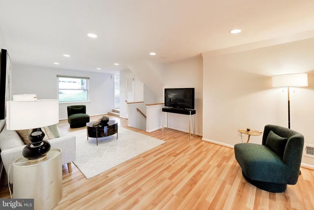 6514 WILMETT RD, Bethesda, MD 20817