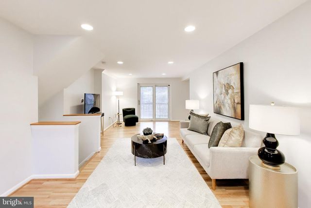 6514 WILMETT RD, Bethesda, MD 20817