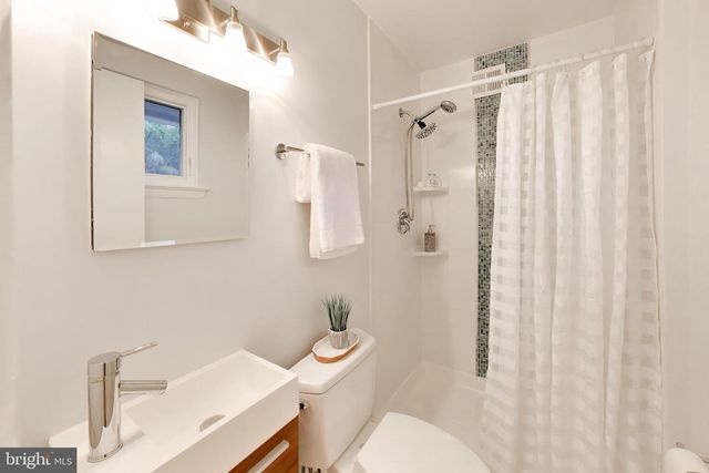 6514 WILMETT RD, Bethesda, MD 20817