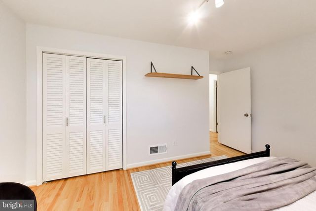 6514 WILMETT RD, Bethesda, MD 20817