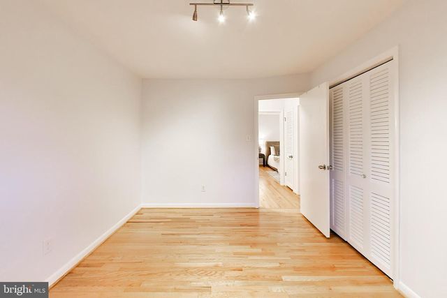 6514 WILMETT RD, Bethesda, MD 20817