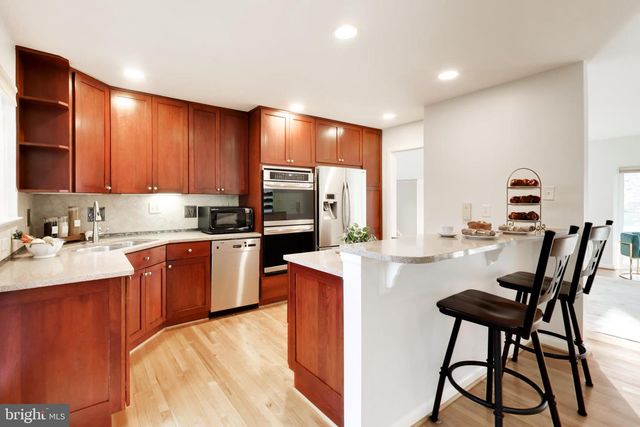 6514 WILMETT RD, Bethesda, MD 20817