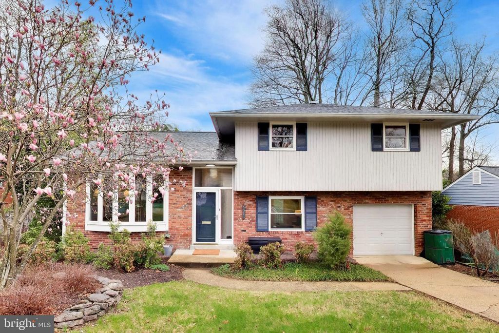 6514 WILMETT RD, Bethesda, MD 20817