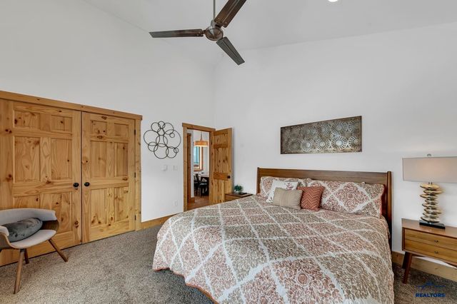 21156 STEWART SLOPE CIR, Lead, SD 57754