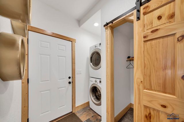 21156 STEWART SLOPE CIR, Lead, SD 57754